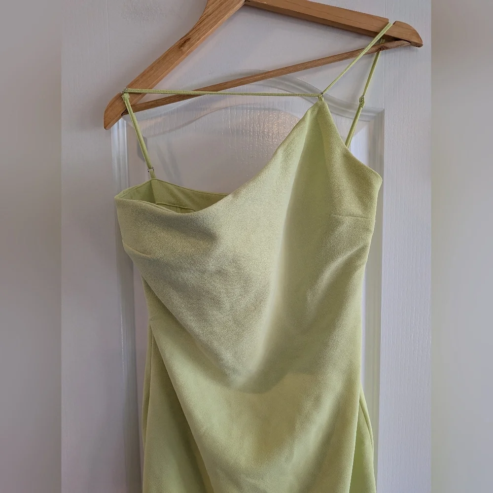 HOUSE OF CB Alessia Asymmetric Feather Trim Midi Dress in Lime Green Size M - Picture 4 of 16